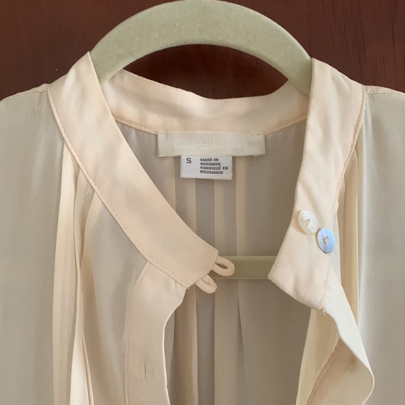 Cream romper - Picture 2 of 6